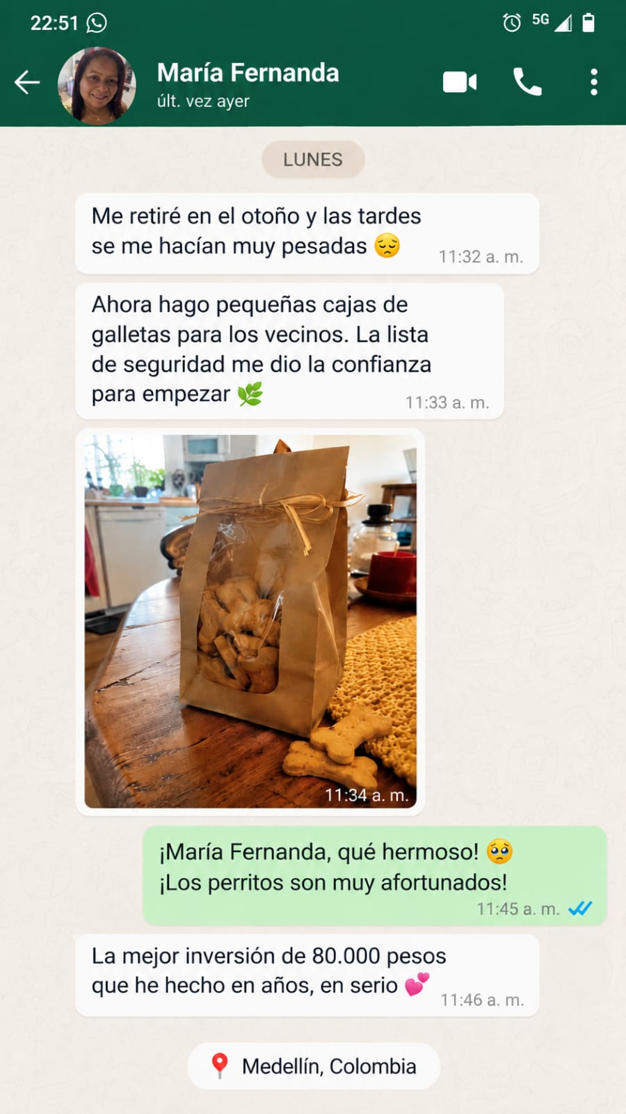 Conversación de María Fernanda sobre sus galletas caseras para perros en Medellín